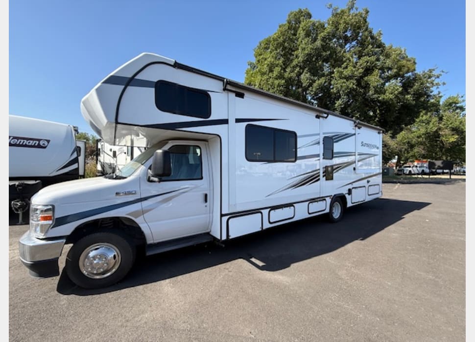 Class C Motor Home rentals in Brentwood