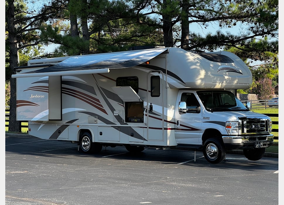 Class C Motor Home rentals in Centerton