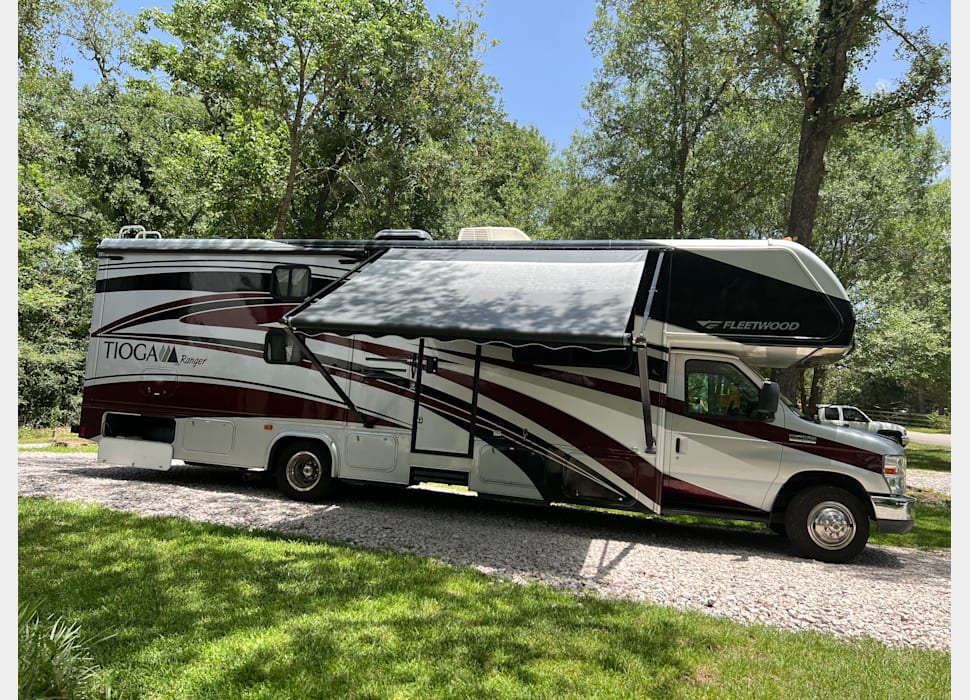 Class C Motor Home rentals in Willis