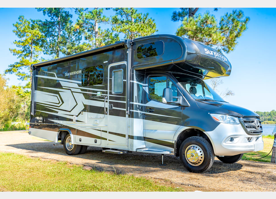 Class C Motor Home rentals in Hattiesburg