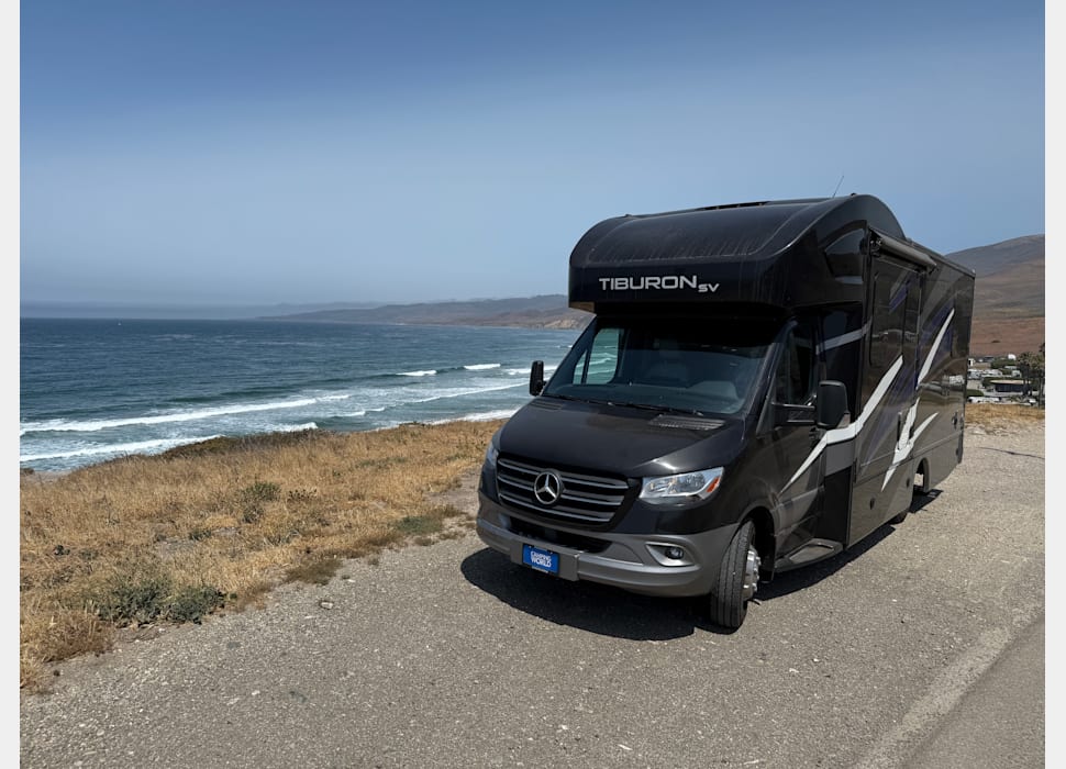 Class C Motor Home rentals in Buttonwillow