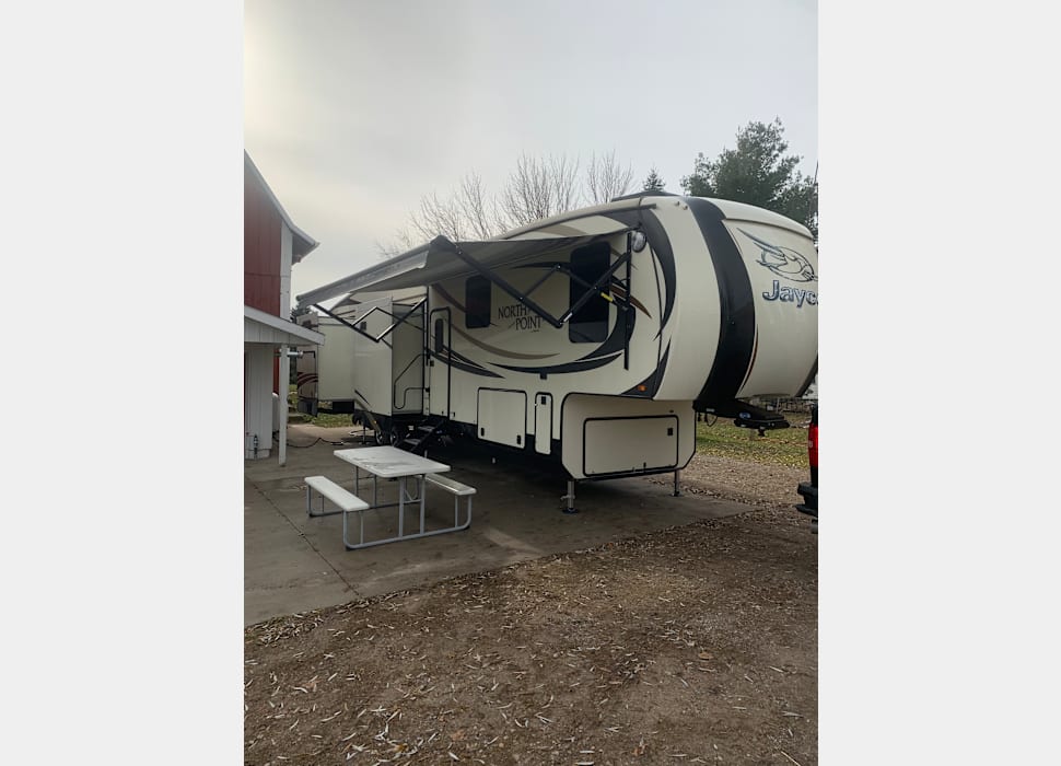 Fifth Wheel rentals in Midland