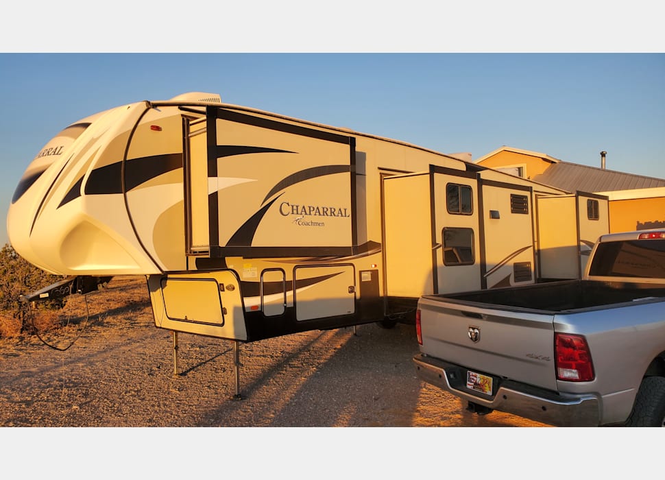 Fifth Wheel rentals in Sandia Park