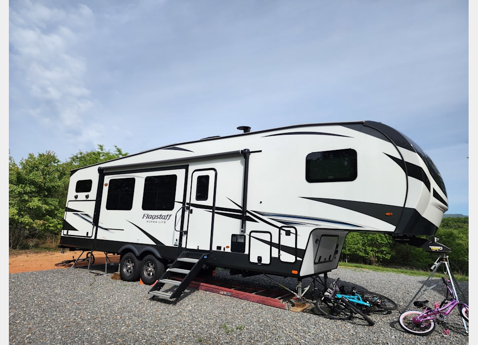 Fifth Wheel rentals in China Grove
