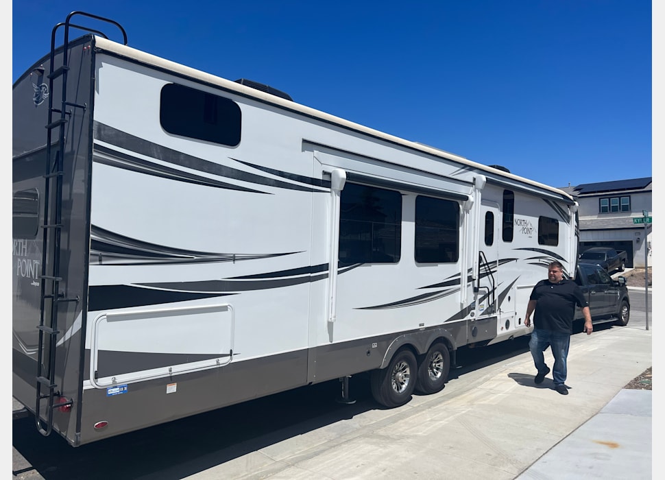 Fifth Wheel rentals in Riverside