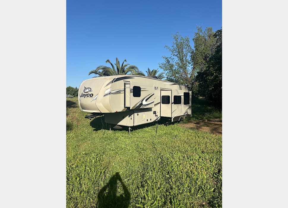 Fifth Wheel rentals in Willows