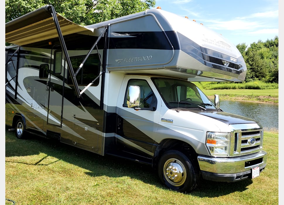 Class C Motor Home rentals in Clinton Township