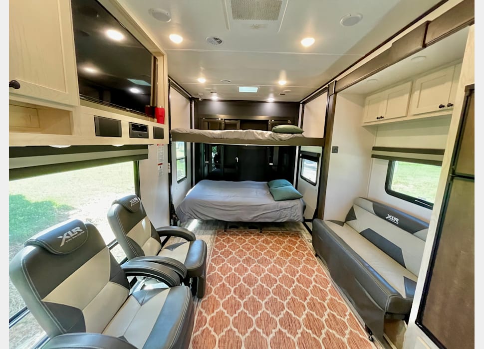 Fifth Wheel rentals in Vine Grove