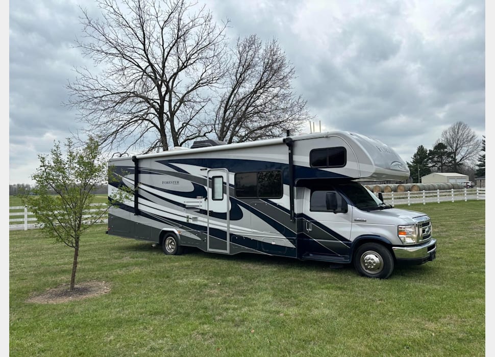 Class C Motor Home rentals in Bonne Terre