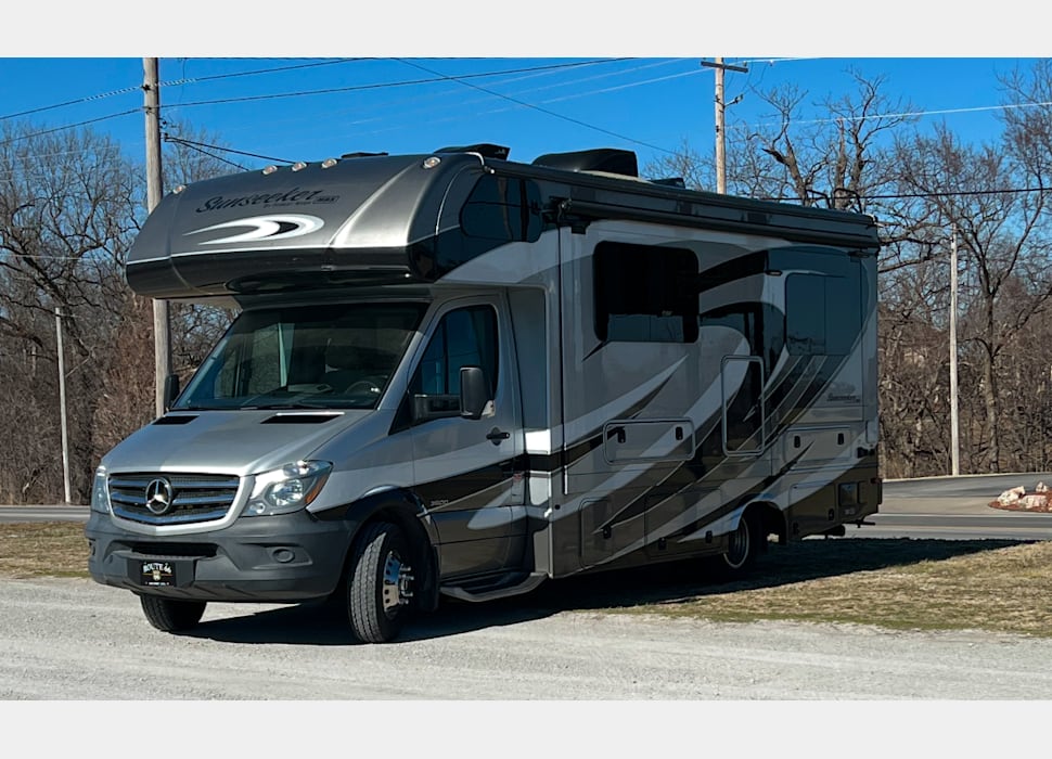 Class C Motor Home rentals in Springdale