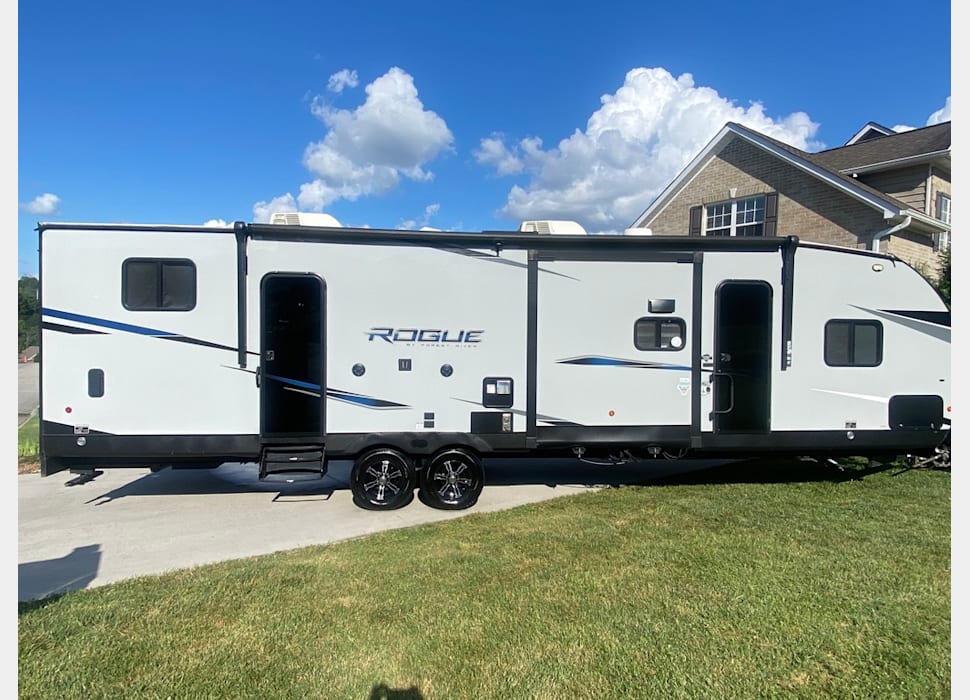 Toy Hauler rentals in Lascassas