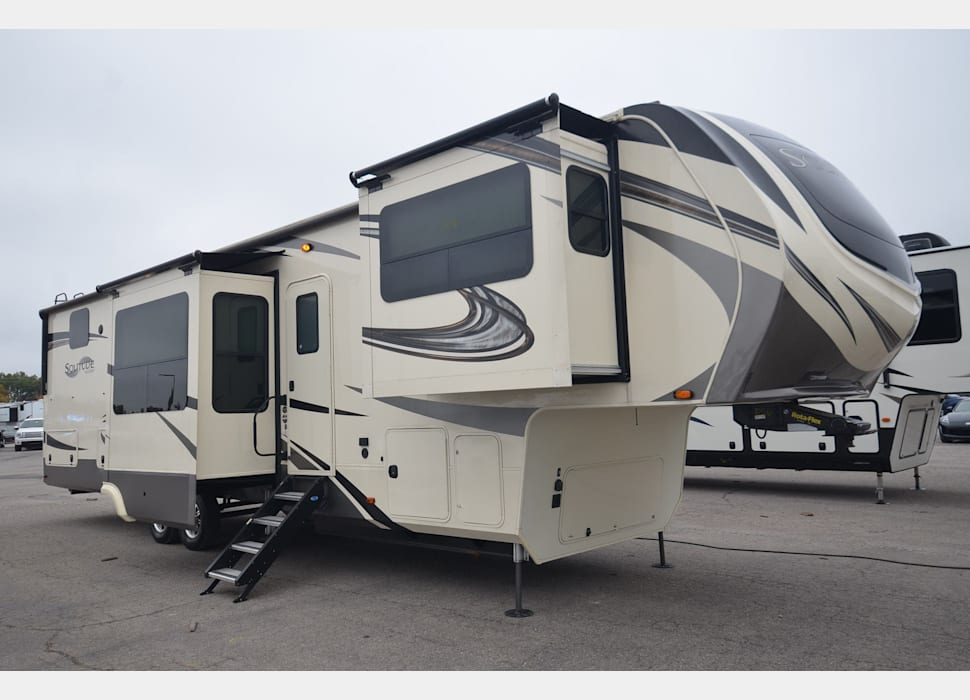 Fifth Wheel rentals in Oshkosh