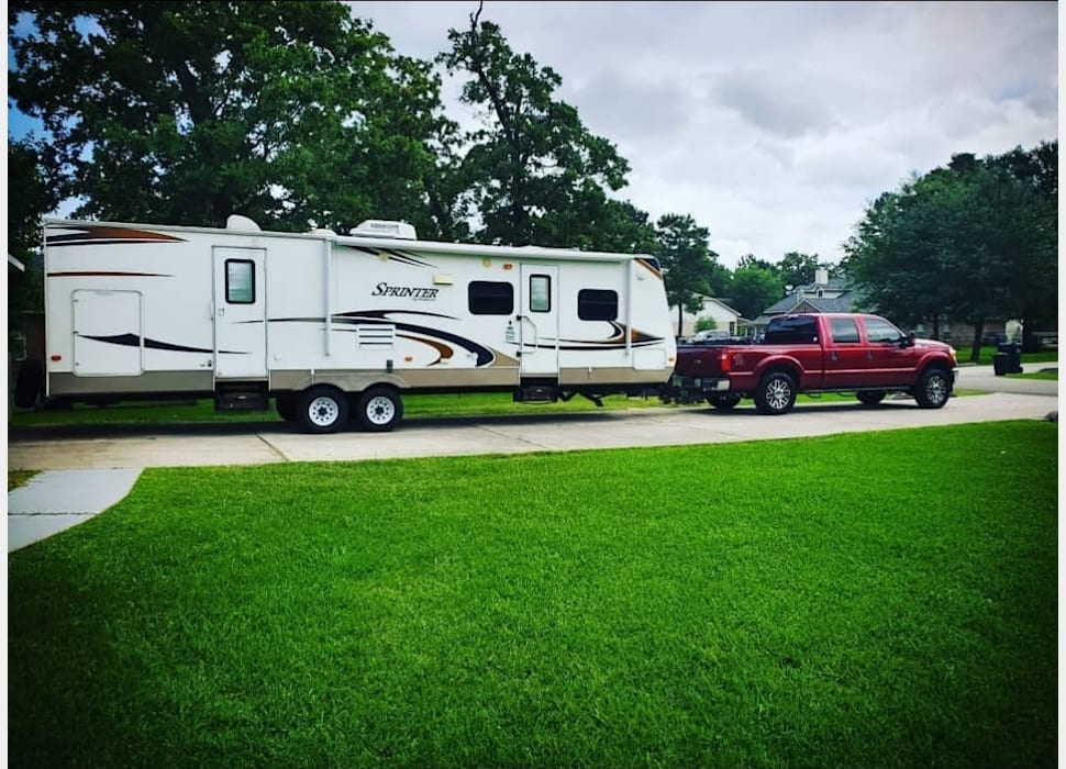 Travel Trailer rentals in Manor