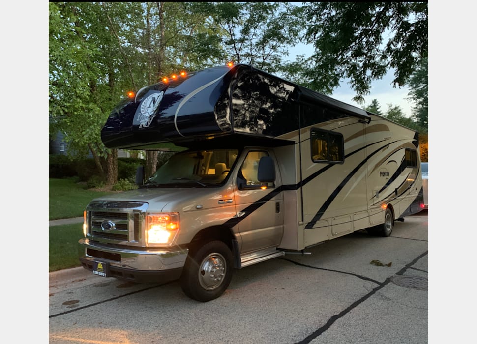 Class C Motor Home rentals in Cedarburg
