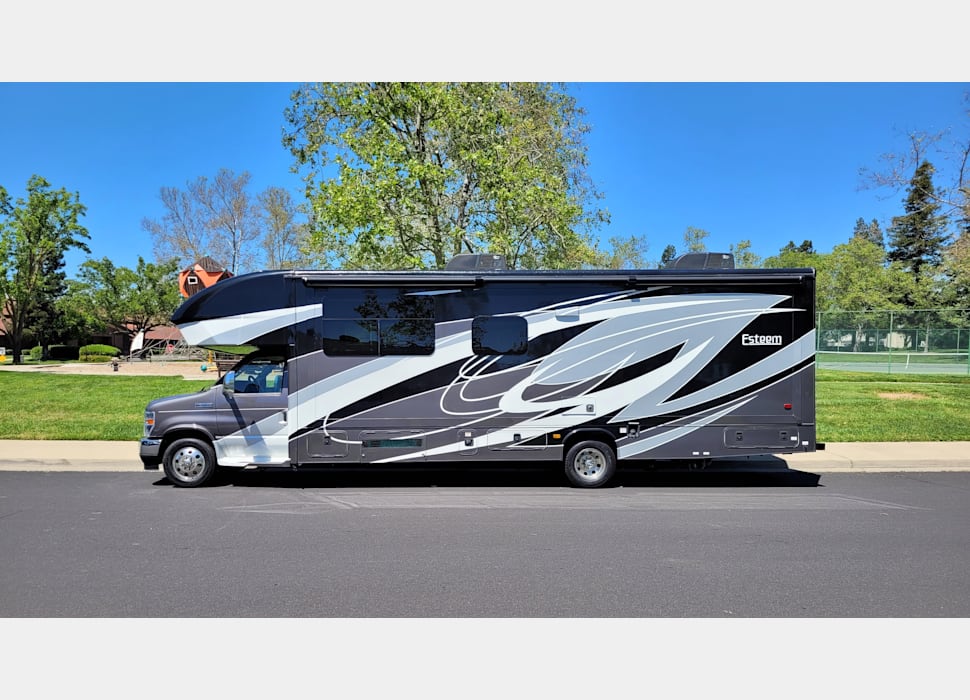 Class C Motor Home rentals in Elk Grove
