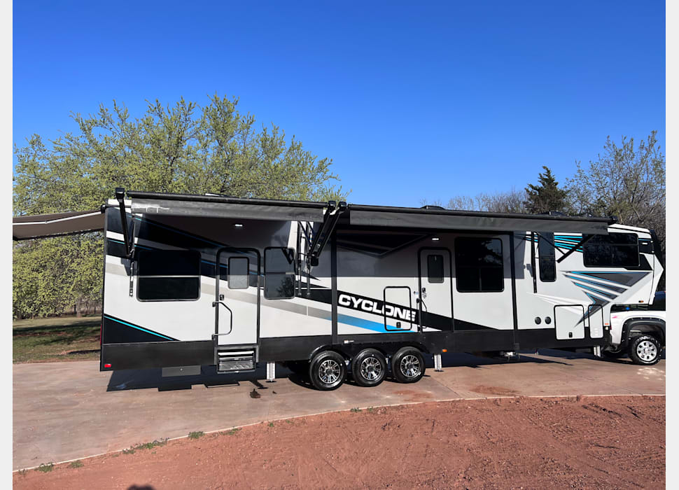 Fifth Wheel rentals in Lexington