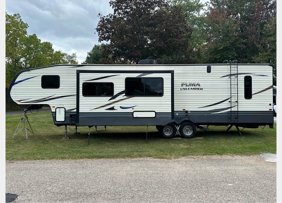 Fifth Wheel rentals in Adrian