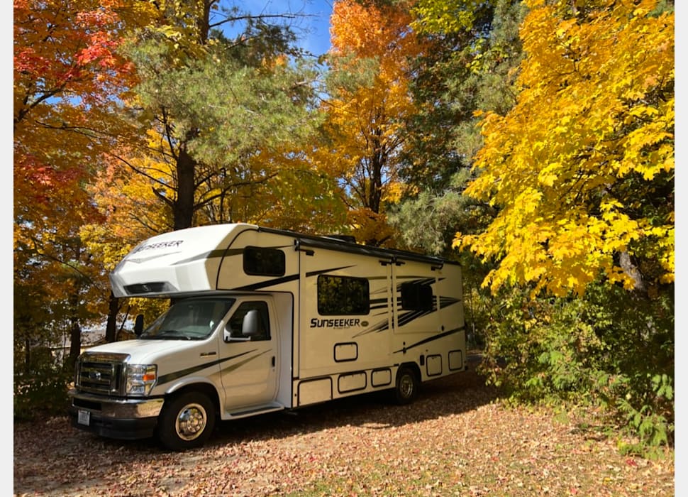 Class C Motor Home rentals in Genoa City