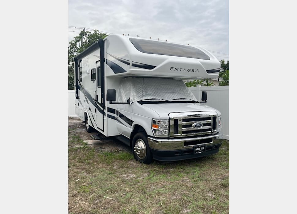 Class C Motor Home rentals in Miami