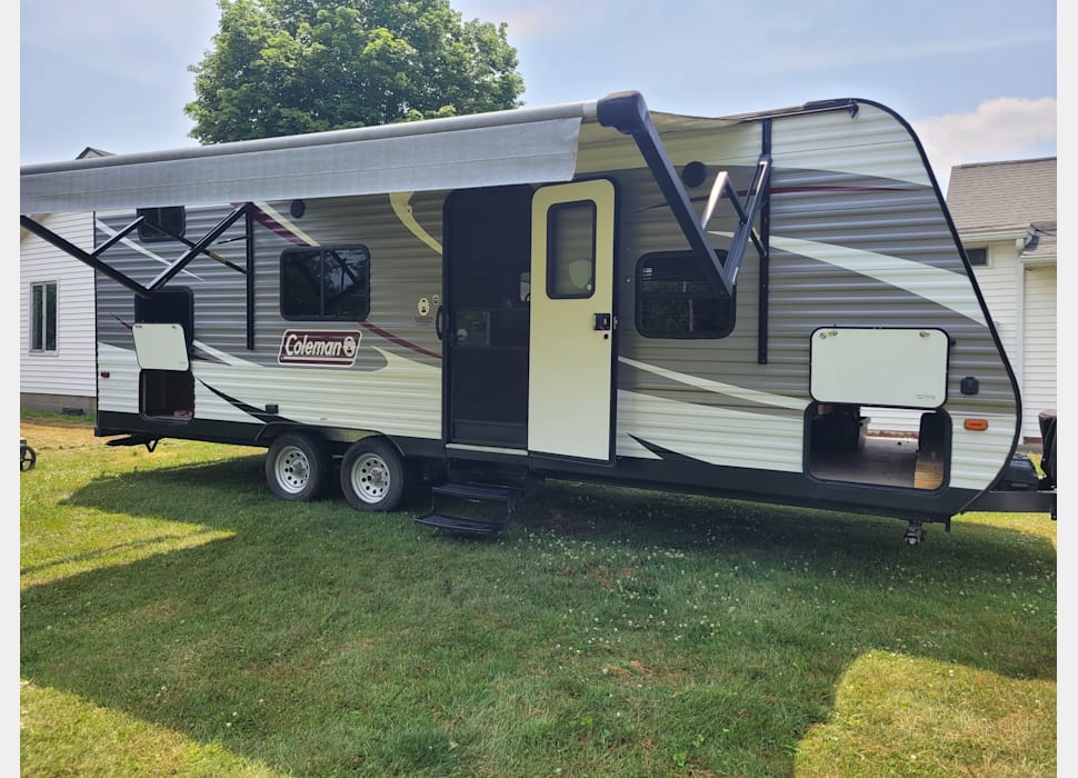 Travel Trailer rentals in Nitro