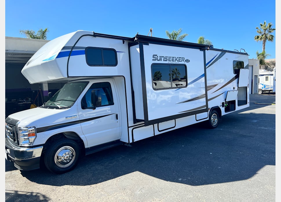 Class C Motor Home rentals in San Diego
