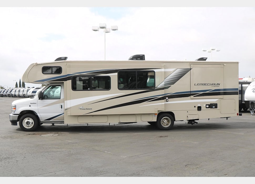 Class C Motor Home rentals in Menifee