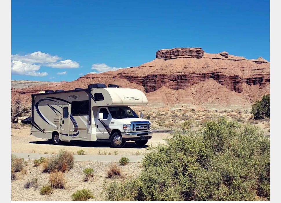 Class C Motor Home rentals in Templeton