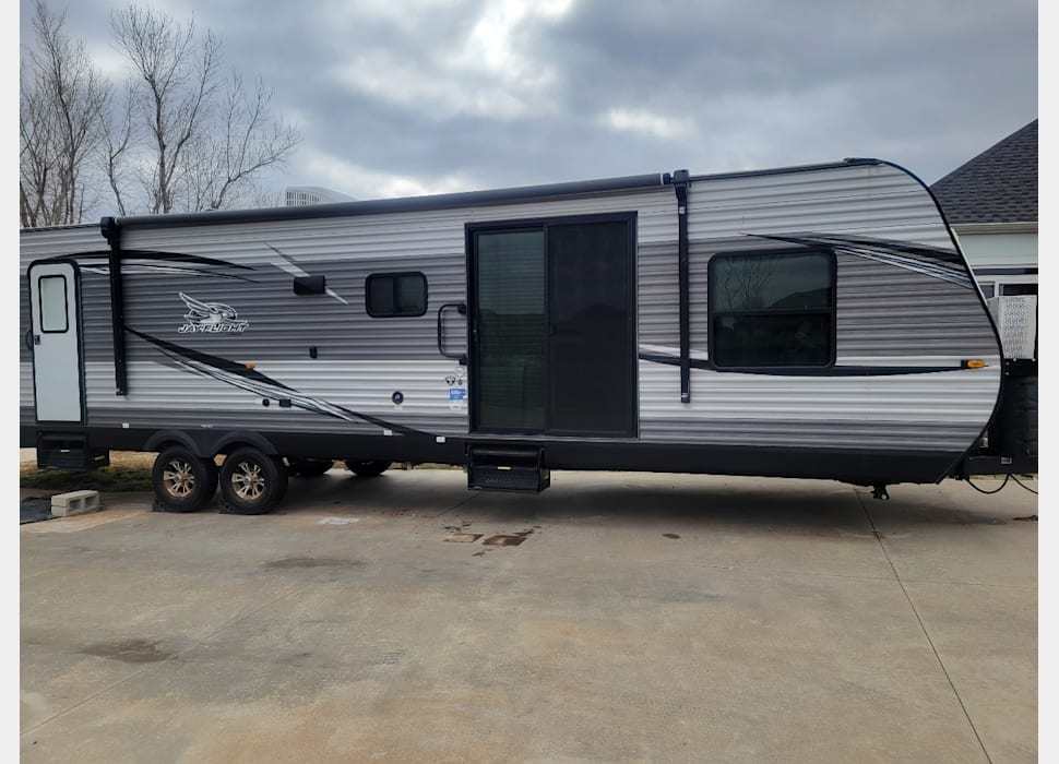 Travel Trailer rentals in Versailles