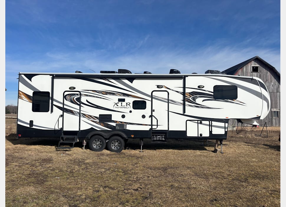 Fifth Wheel rentals in Orleans