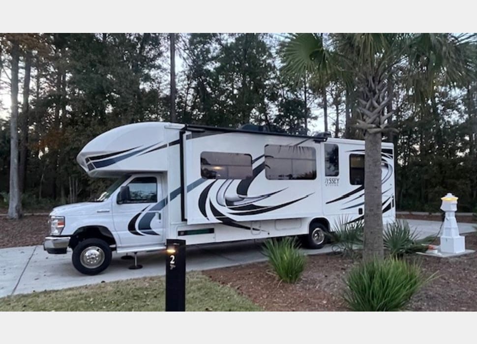 Class C Motor Home rentals in Madison Heights
