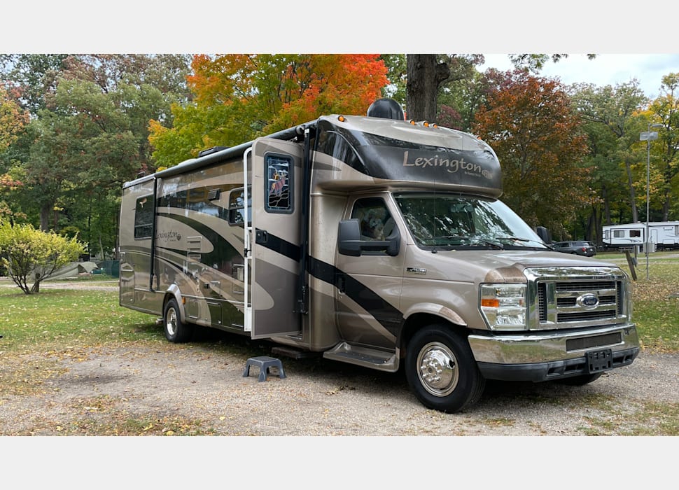 Class C Motor Home rentals in Ogdensburg