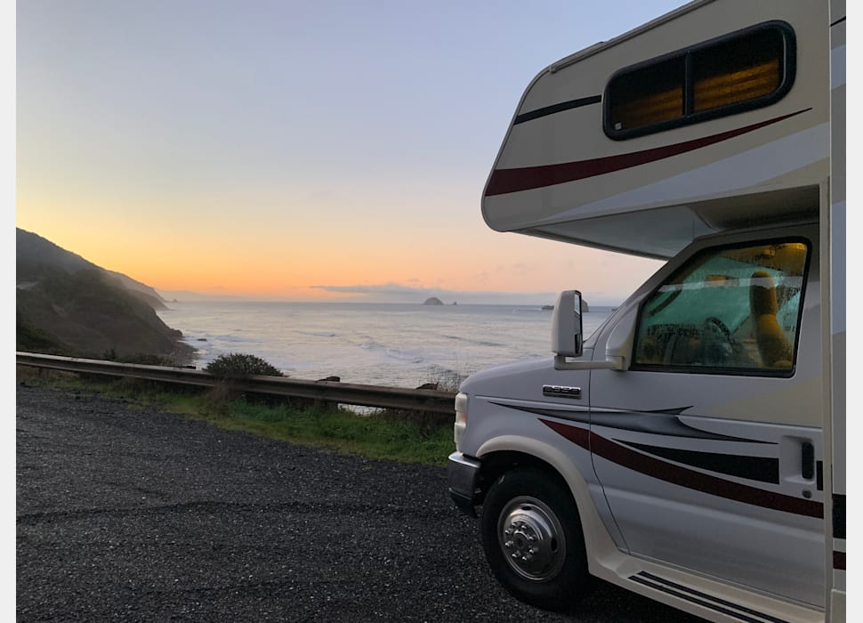 Class C Motor Home rentals in Independence