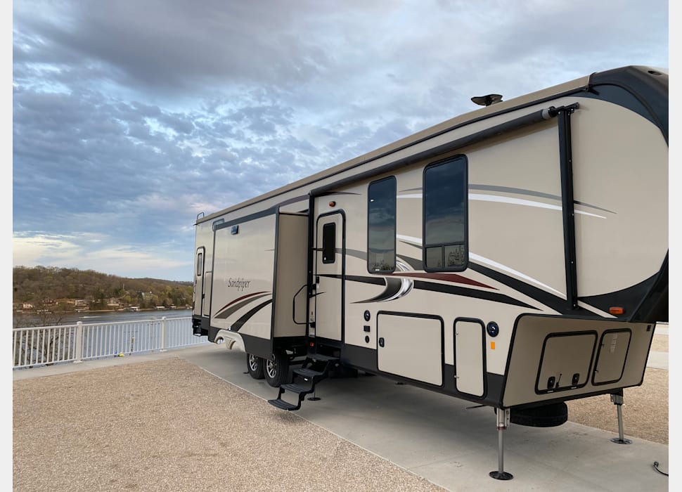 Fifth Wheel rentals in Carrollton