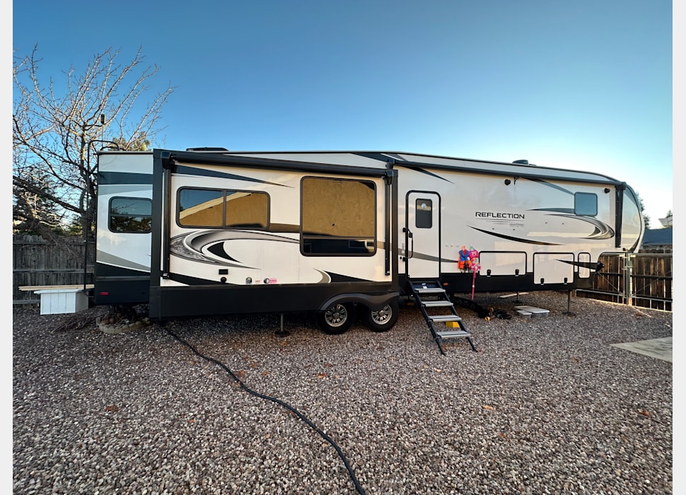 Fifth Wheel rentals in Redding