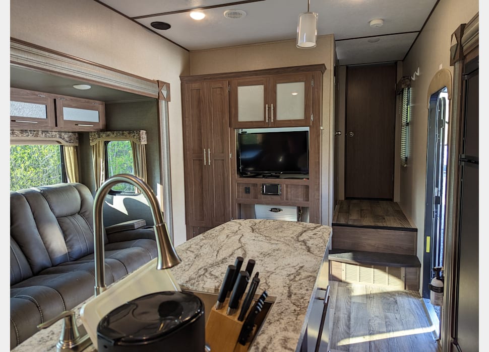 WHITINSVILLERV rentals