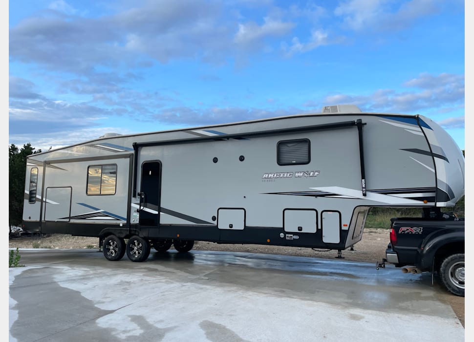 Fifth Wheel rentals in Round Rock