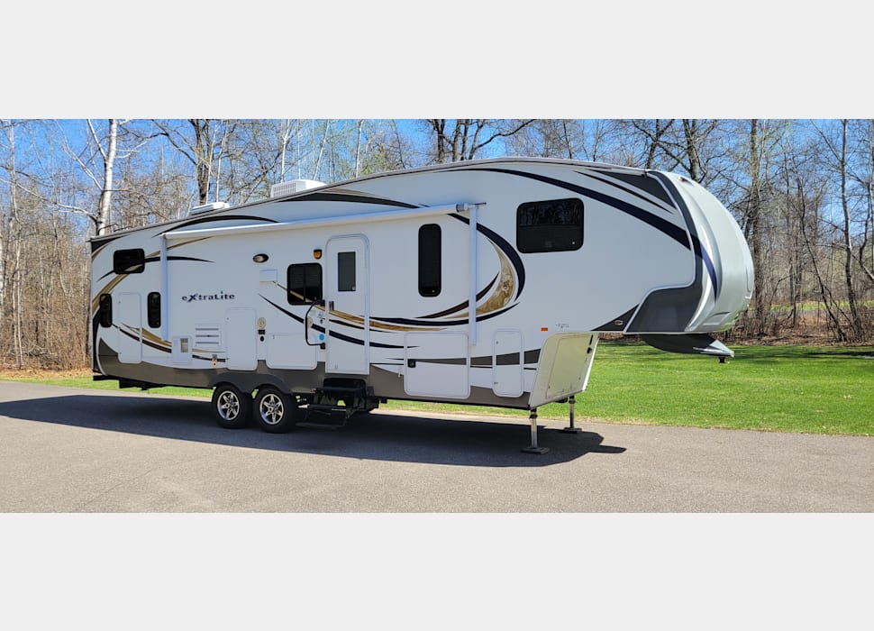 Fifth Wheel rentals in Saint Paul
