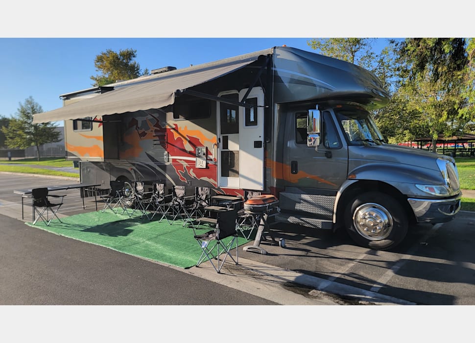 Class C Motor Home rentals in Perris