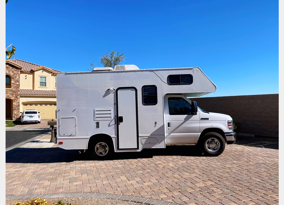 Class C Motor Home rentals in Las Vegas