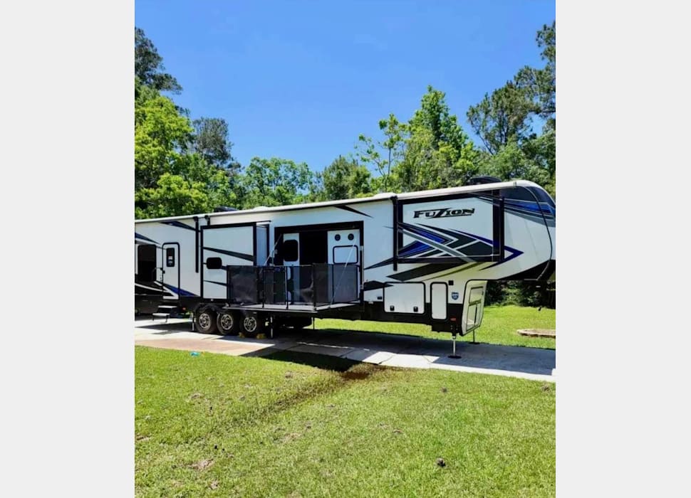 Fifth Wheel rentals in Moscow