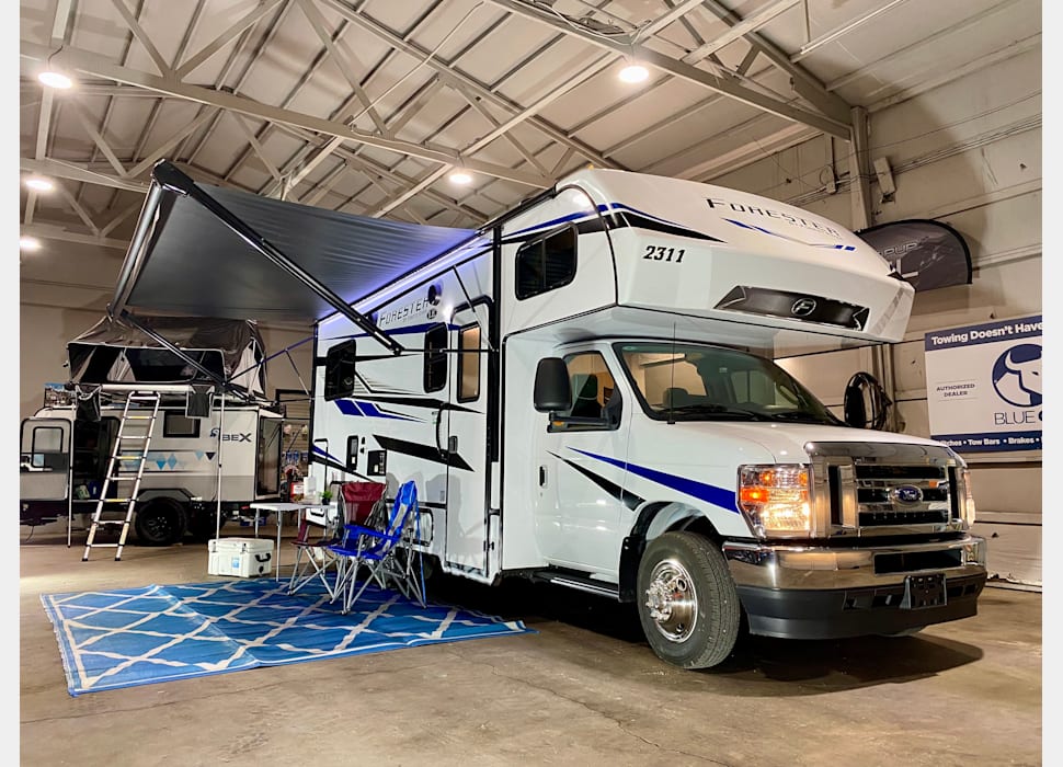 Class C Motor Home rentals in Bowling Green