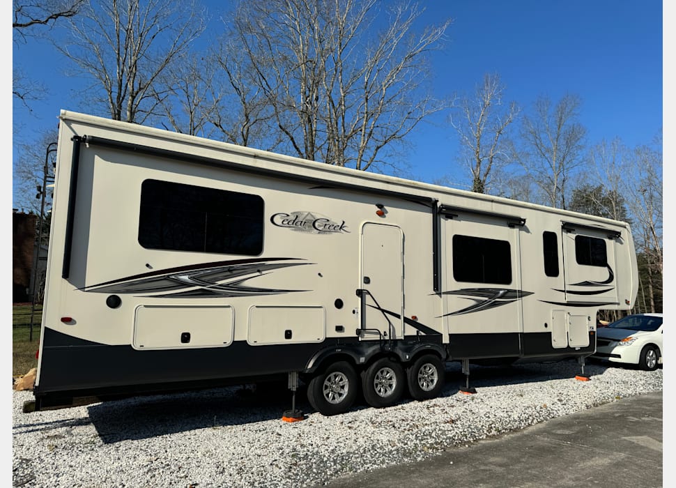 Fifth Wheel rentals in WOODBRIDGE