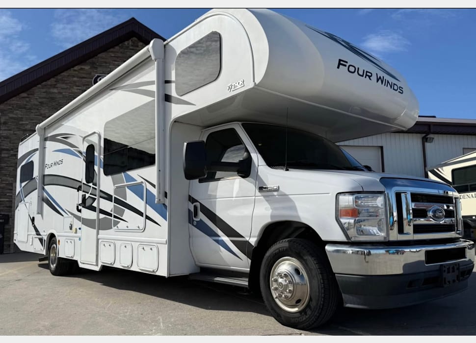 Class C Motor Home rentals in Hallsville