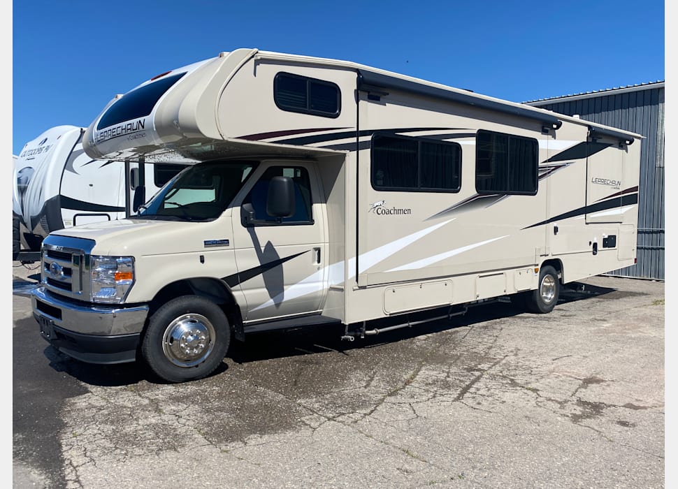 Class C Motor Home rentals in Minneapolis