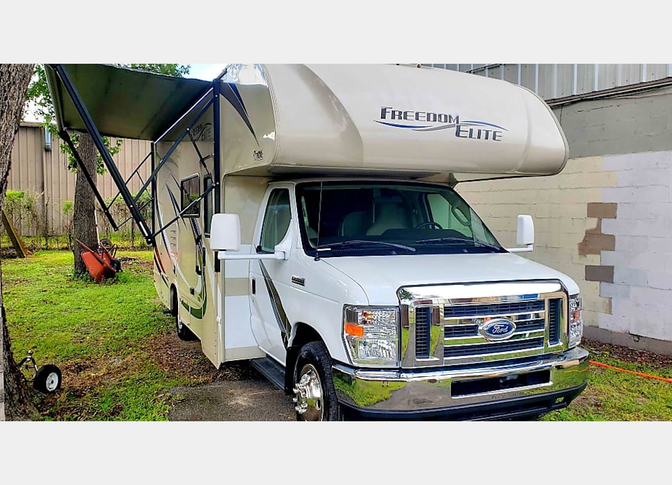 Class C Motor Home rentals in Rincon