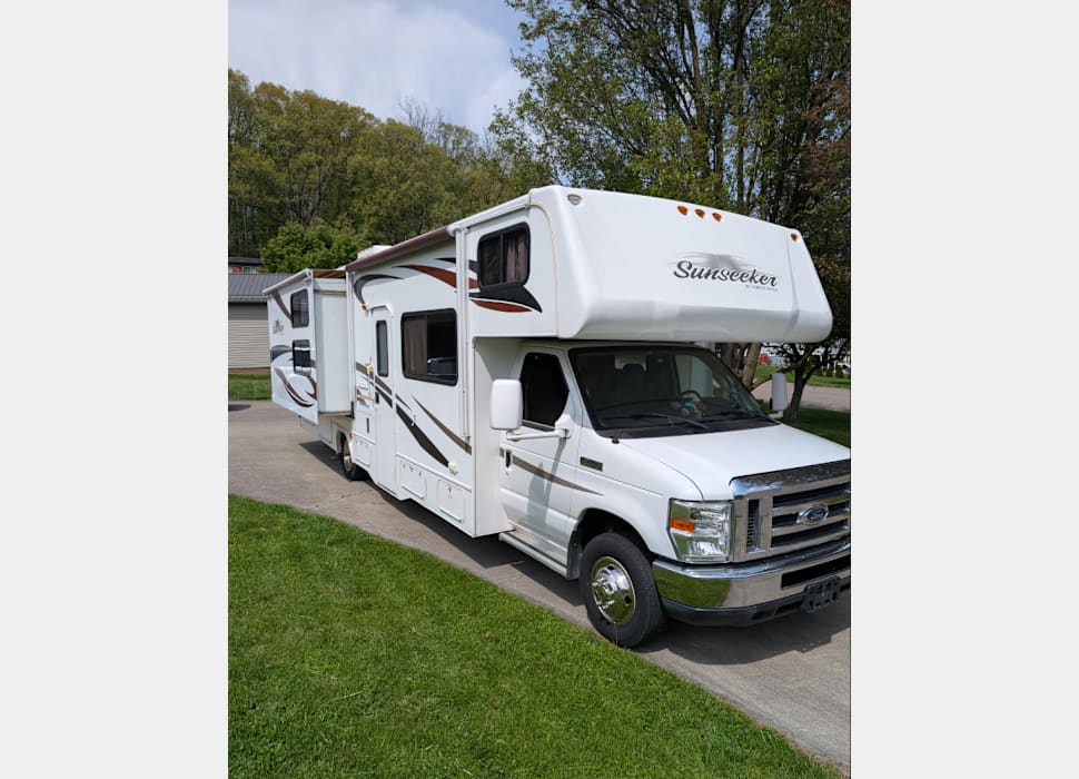 Class C Motor Home rentals in Junction City