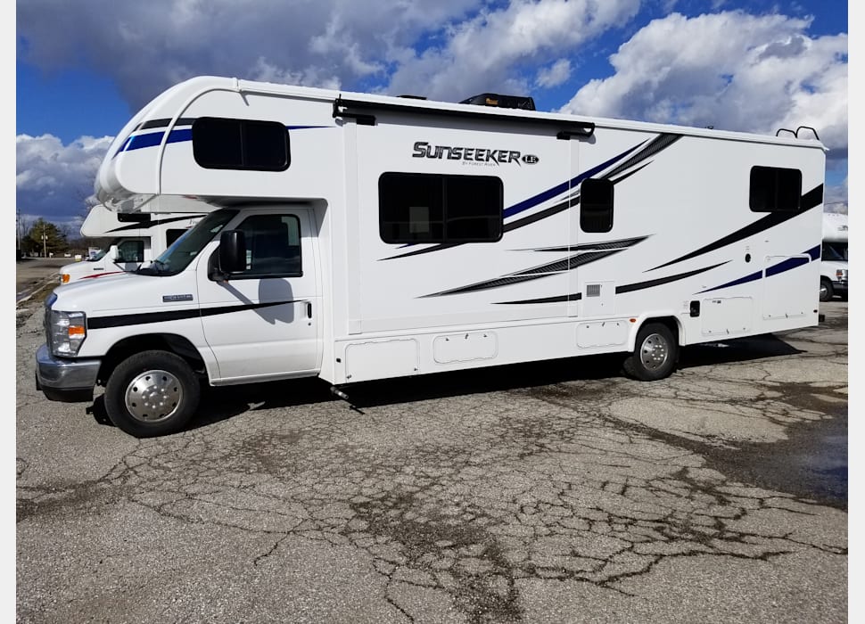 Class C Motor Home rentals in Alum creek