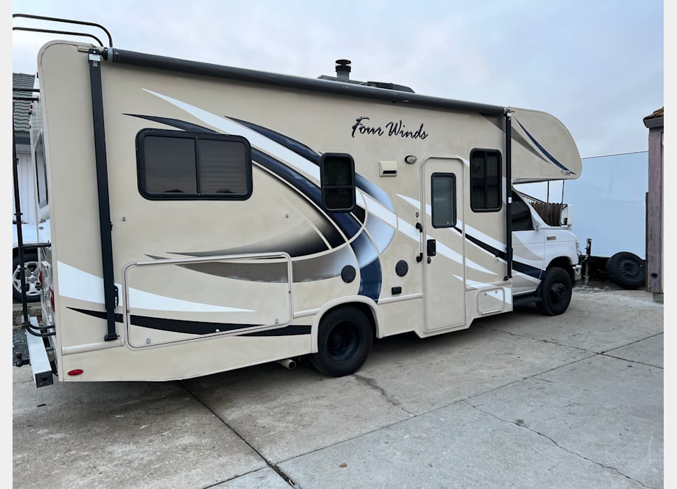 Class C Motor Home rentals in Sacramento