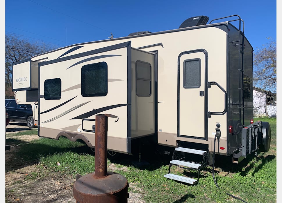 Fifth Wheel rentals in Austin