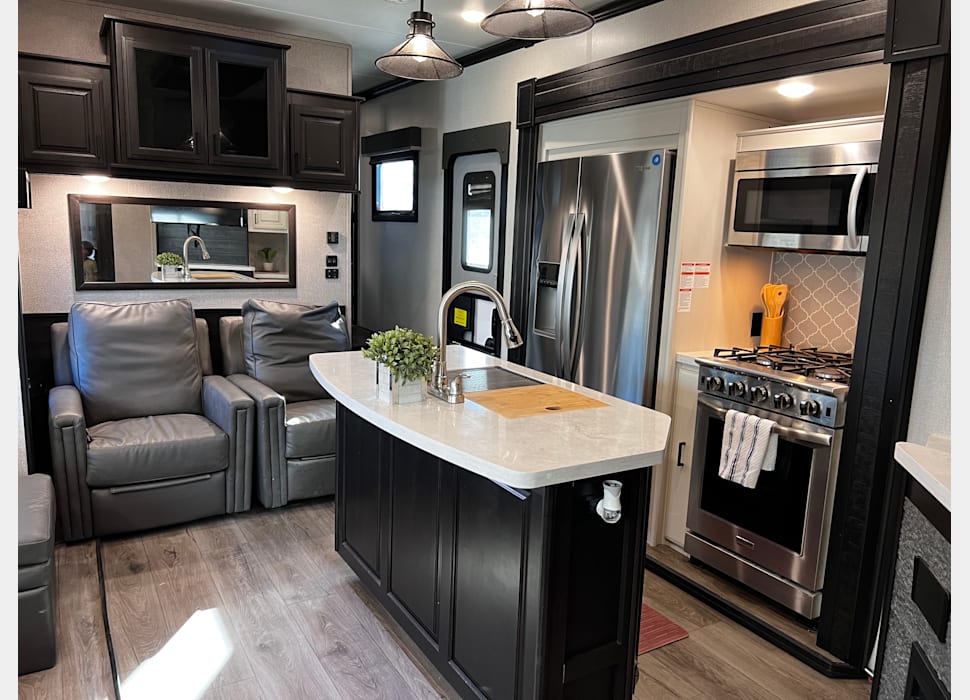Fifth Wheel rentals in Marion